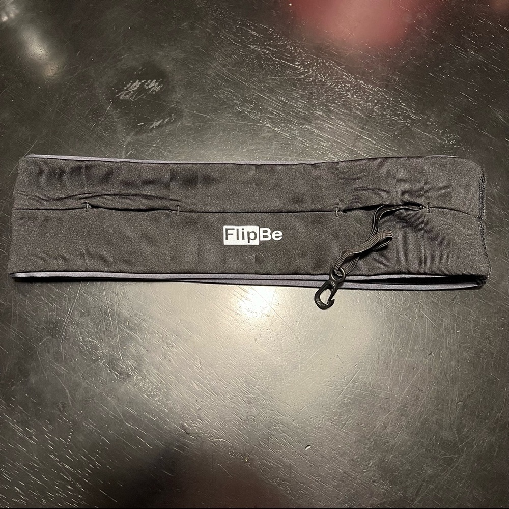 Black Flipbelt, size small, one imperfection